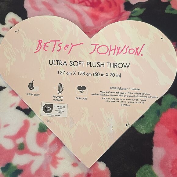 Betsey Johnson Floral Plush Throw Blanket - Picture 6 of 6